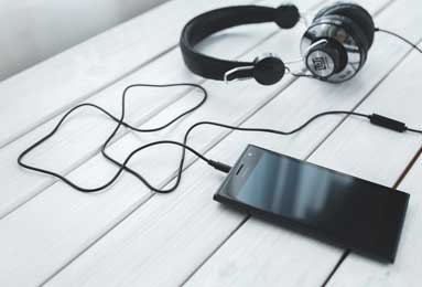 精雕细刻！哈利伯顿收获个人专属木雕版Hali1