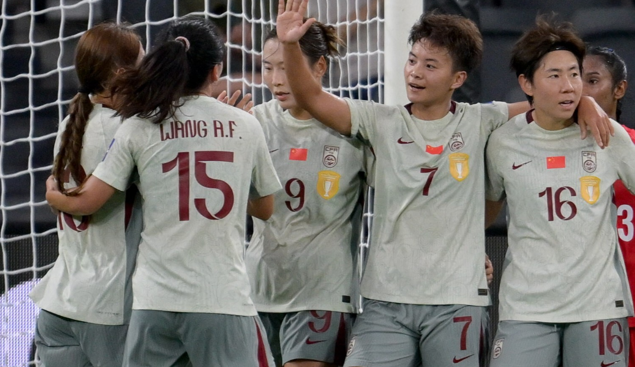 开云娱乐-中国女足赢2-0仅一夜 真相曝光！主帅公开甩锅球员 出线形势有变